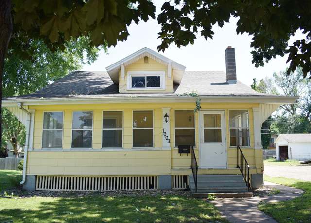Property at 1003 S Elm Ave, Owatonna, MN 55060, 5 beds, 2 baths