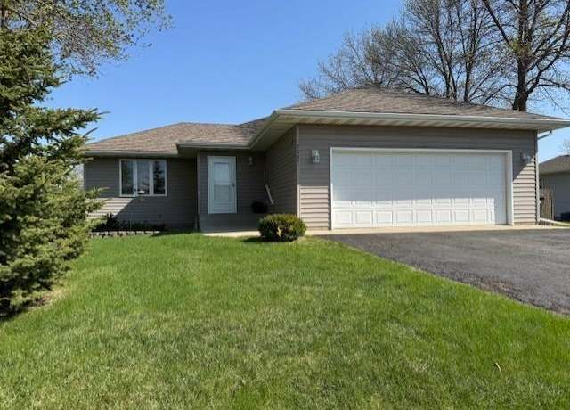 Property at 2007 Lakepark Ave, Alexandria, MN 56308, 3 beds, 2 baths