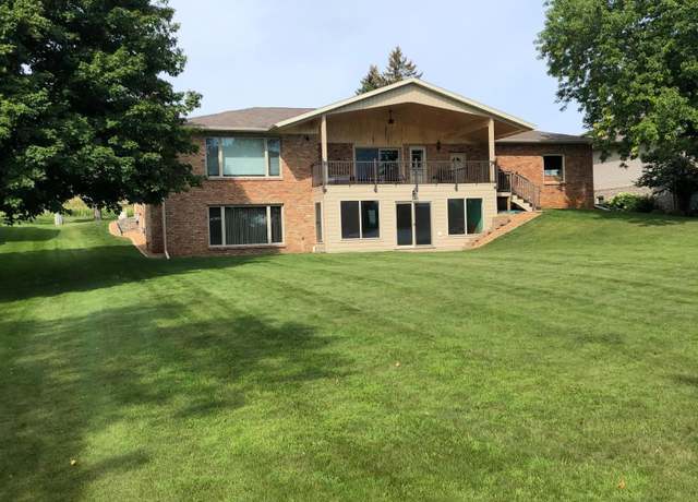 Property at 1802 Connell Dr, Fergus Falls, MN 56537, 3 beds, 3 baths