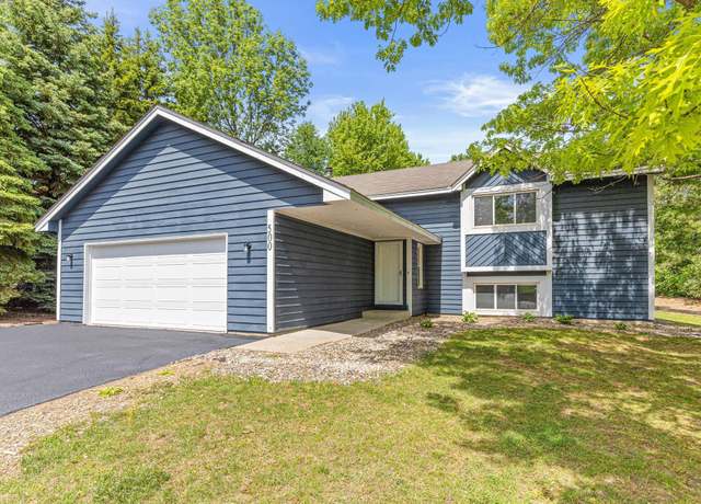 Property at 500 Ridge Ln, Chaska, MN 55318, 4 beds, 2 baths