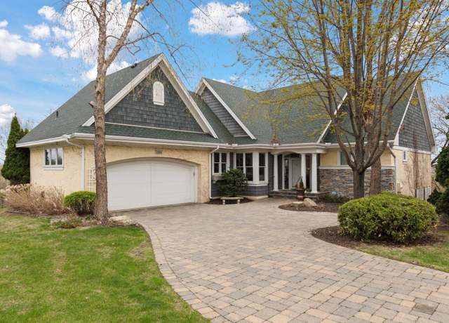 Property at 1360 Skyline Dr, Golden Valley, MN 55422, 3 beds, 3 baths