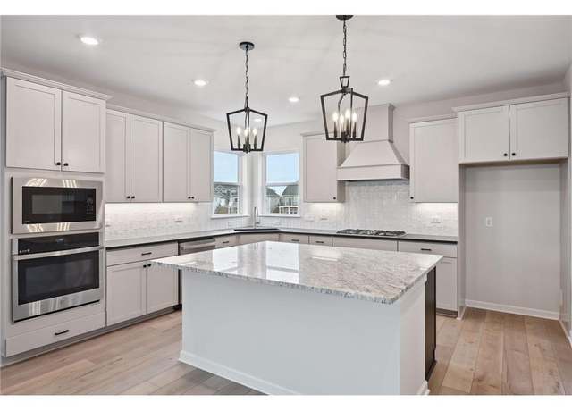 Property at 1509 Philipp Way, Shakopee, MN 55379, 4 beds, 3 baths