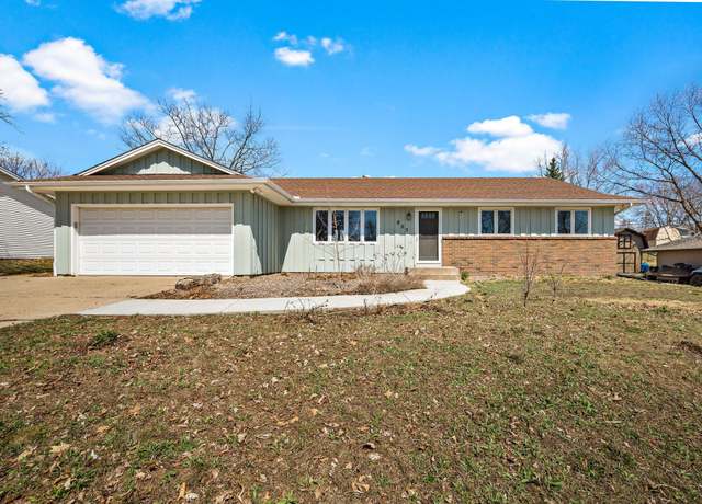 Property at 953 Redwood Dr, Apple Valley, MN 55124, 4 beds, 3 baths