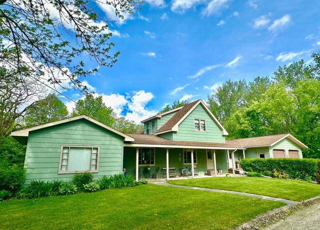 Property at 207 NE 9th St, Jadis Twp, MN 56751, 4 beds, 2 baths