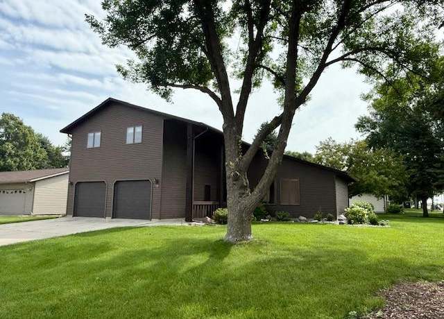 Property at 517 Sunrise Blvd, Redwood Falls, MN 56283, 4 beds, 3 baths