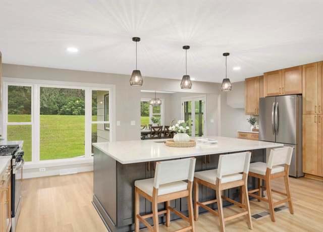 Property at 2040 Vagabond Ln N, Plymouth, MN 55447, 3 beds, 3 baths