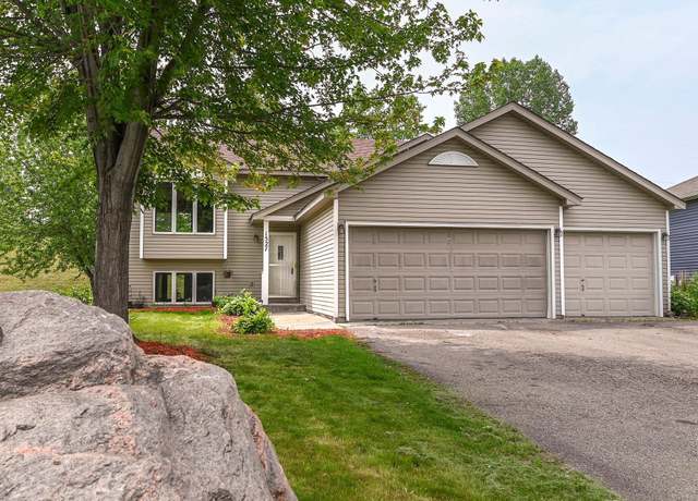 Property at 1527 Harvest Ln, Shakopee, MN 55379, 5 beds, 2 baths