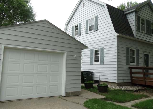 Property at 420 7th Ave SE, Elbow Lake, MN 56531, 4 beds, 2 baths
