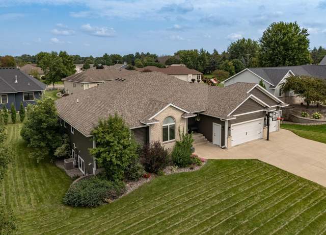 Property at 1803 16th St SW, Austin, MN 55912, 4 beds, 4 baths