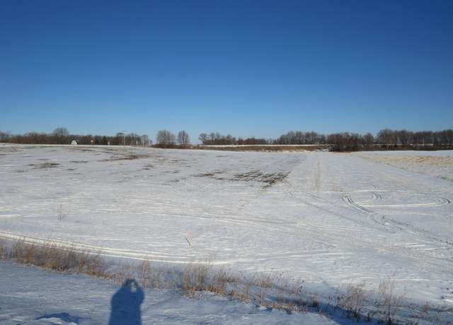 Property at 7900 Lace Ave N, Glencoe, MN 55336