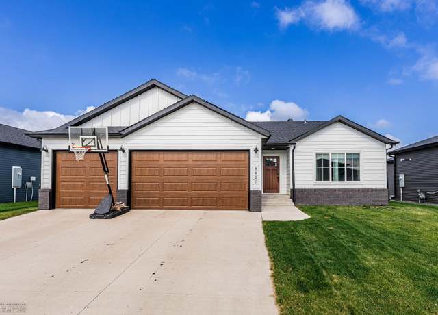 Property at 8827 Northern Lights Ave, Horace, ND 58047, 4 beds, 3 baths