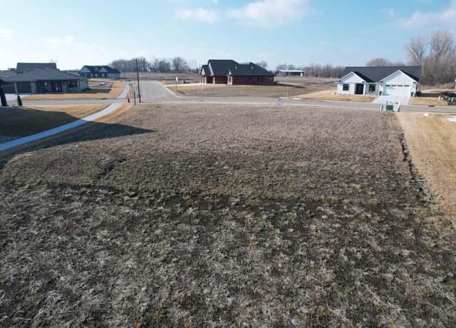 Property at 2011 Mahoe Cir, Mankato, MN 56001