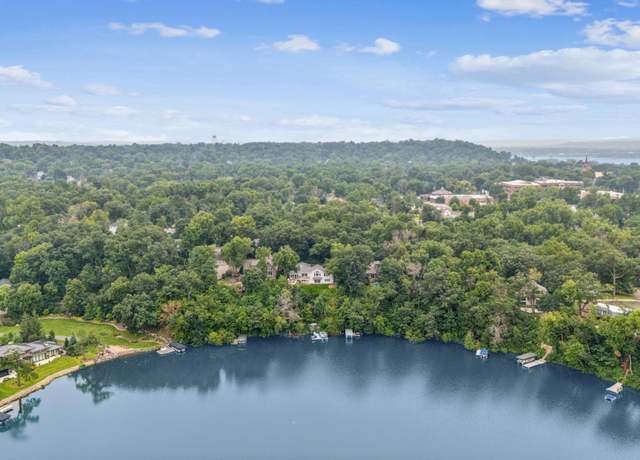 Property at 621 Mallalieu Dr, Hudson, WI 54016, 4 beds, 3 baths