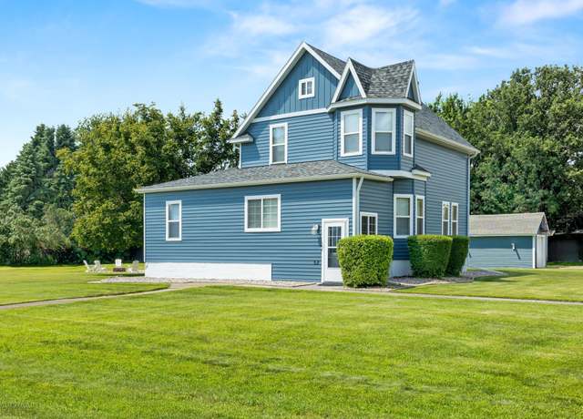 Property at 601 1st Ave S, Leonard, ND 58052, 4 beds, 2 baths