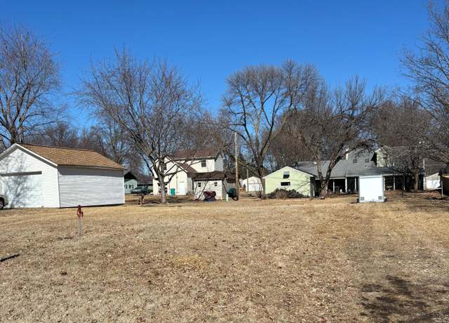Property at 709 11th Ave SE, Waseca, MN 56093