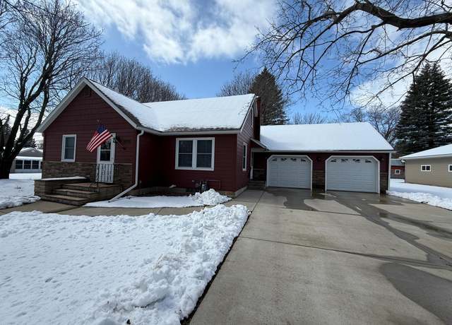 Property at 1609 N 6th St, Montevideo, MN 56265, 5 beds, 2 baths