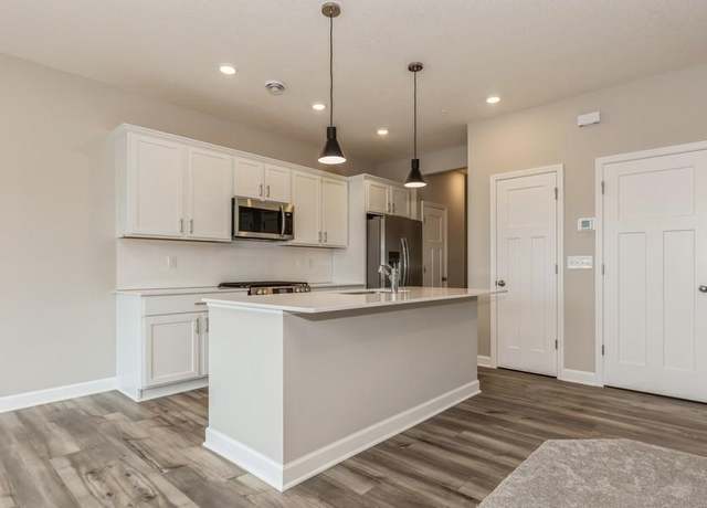 Property at 154 Huntington Dr, Waconia, MN 55387, 3 beds, 3 baths