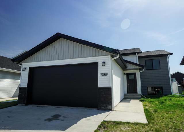 Property at 2059 11th St W, West Fargo, ND 58078, 4 beds, 2 baths