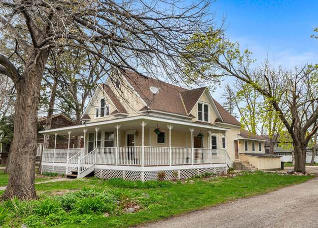 Property at 317 8th St, Farmington, MN 55024, 5 beds, 2 baths
