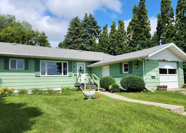 Property at 303 9th Ave E, Lisbon, ND 58054, 3 beds, 3 baths