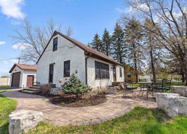 Property at 6122 Upper 51st St N, Oakdale, MN 55128, 3 beds, 1 bath