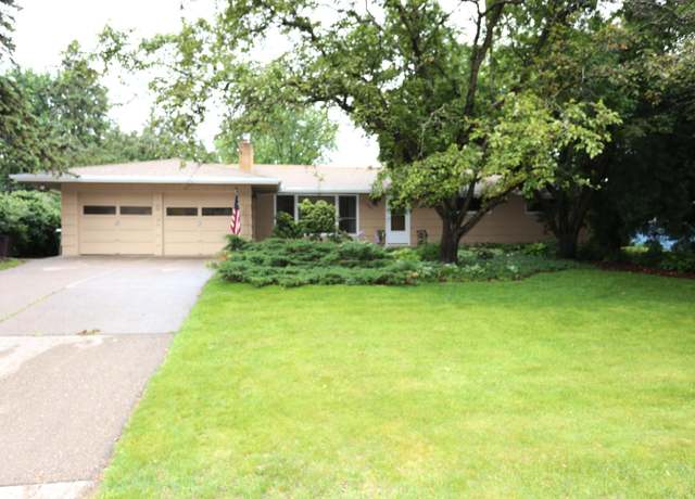 Property at 1986 Sharondale Ave, Roseville, MN 55113, 3 beds, 2 baths