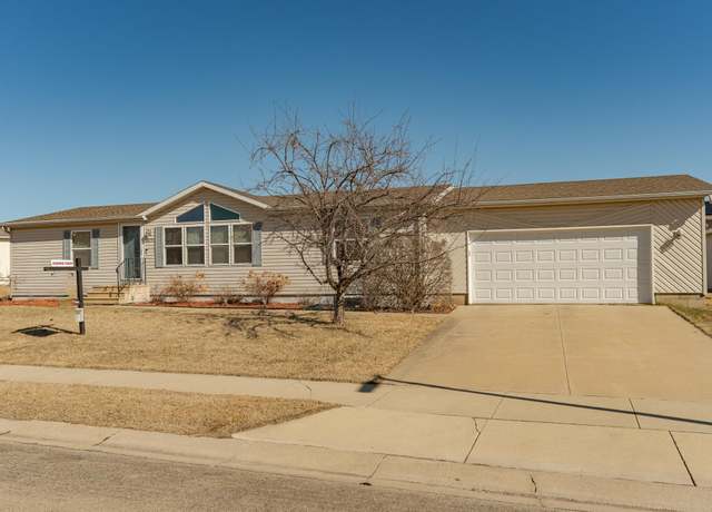 Property at 3875 Winesap Dr NW, Rochester, MN 55901, 4 beds, 3 baths