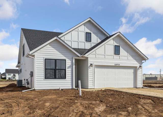 Property at 10974 37th St N, Lake Elmo, MN 55042, 4 beds, 3 baths