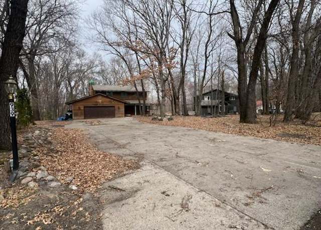 Property at 939 Lois Ln, Lino Lakes, MN 55014, 5 beds, 4 baths