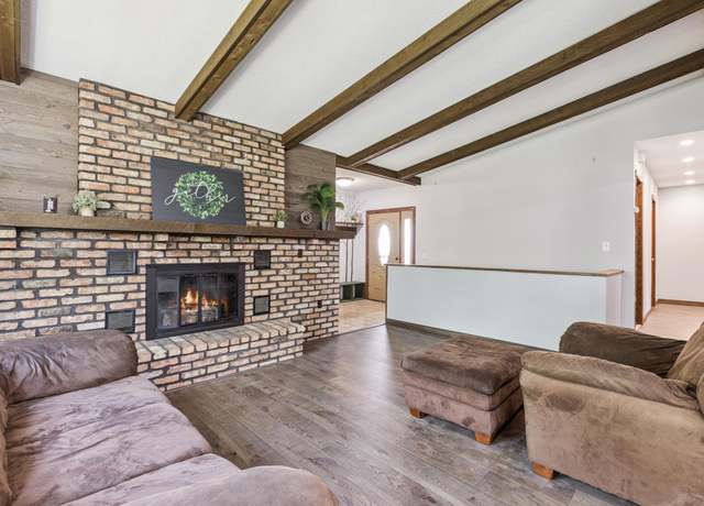 Property at 18922 Joplin St NW, Elk River, MN 55330, 4 beds, 2 baths