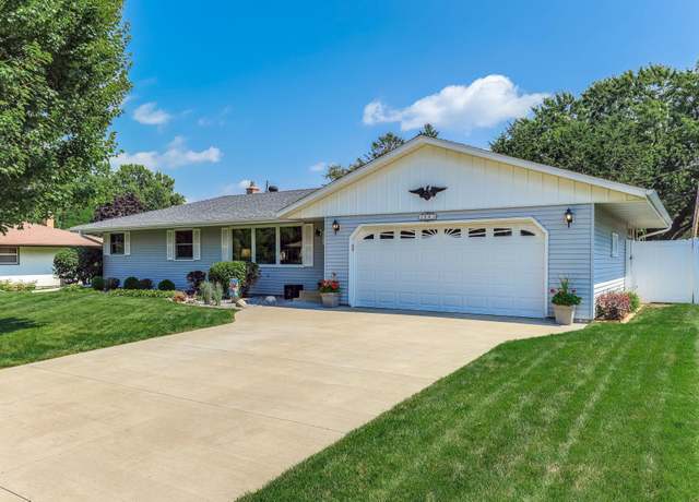 Property at 2864 Virginia Ave, Roseville, MN 55113, 3 beds, 2 baths