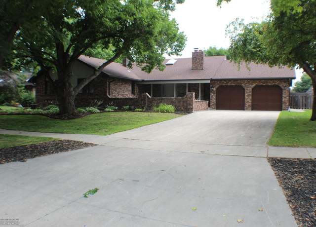 Property at 1413 4th St N, Fargo, ND 58102, 4 beds, 3 baths