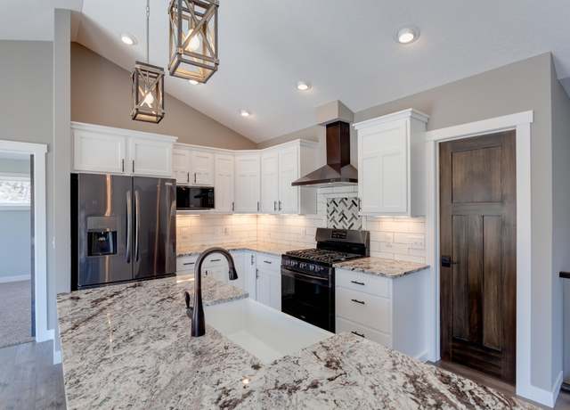 Property at 397 Candy Ln, River Falls, WI 54022, 3 beds, 2 baths