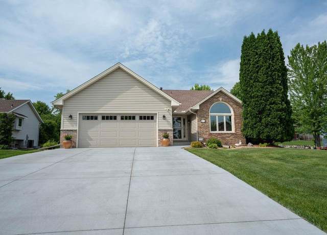 Property at 13320 55th Pl N, Plymouth, MN 55442, 5 beds, 3 baths