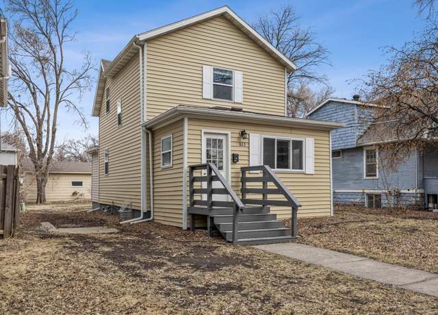 Property at 823 9th St N, Fargo, ND 58102, 4 beds, 2 baths