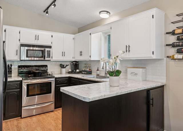 Property at 20561 Jade Cir, Lakeville, MN 55044, 4 beds, 2 baths