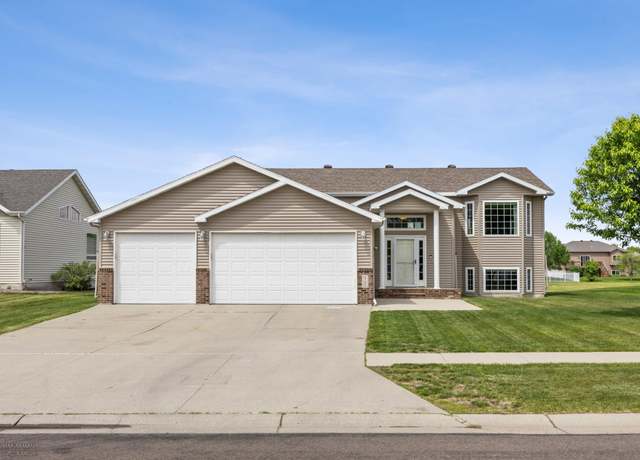 Property at 4781 47th Ave S, Fargo, ND 58104, 4 beds, 3 baths