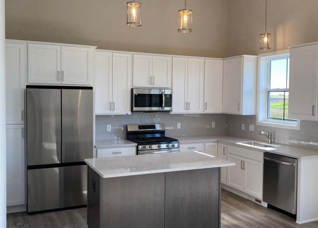 Property at 18176 Gavel Ln, Lakeville, MN 55044, 3 beds, 4 baths