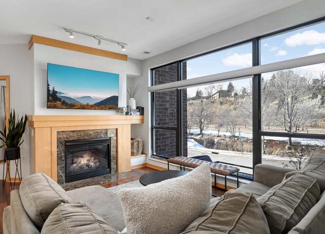 Property at 304 Spring St, Saint Paul, MN 55102, 2 beds, 3 baths