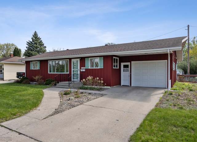 Property at 1122 River Dr S, Moorhead, MN 56560, 3 beds, 2 baths