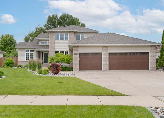 Property at 1909 E Rose Creek Pkwy S, Fargo, ND 58104, 4 beds, 4 baths