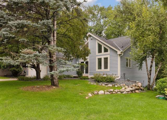 Property at 11984 Saint Albans Hollow Dr, Minnetonka, MN 55305, 4 beds, 3 baths