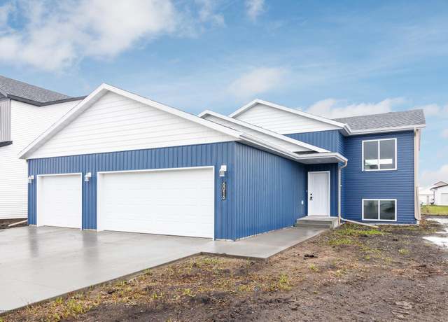 Property at 6016 80th Ave S, Fargo, ND 58047, 4 beds, 2 baths