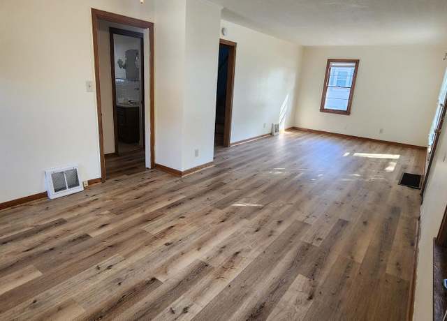Property at 1706 4th Ave SW, Austin, MN 55912, 3 beds, 2 baths