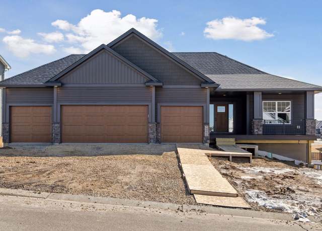 Property at 19962 Hexham Way, Lakeville, MN 55044, 4 beds, 3 baths