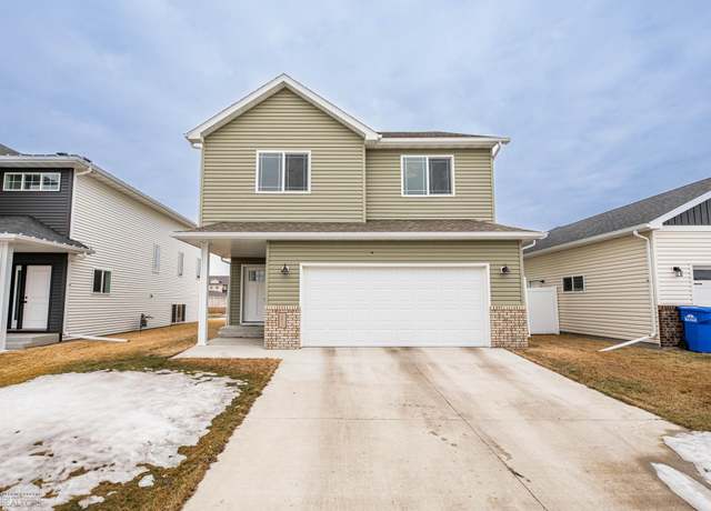 Property at 6612 Toronto Dr S, Fargo, ND 58104, 3 beds, 3 baths