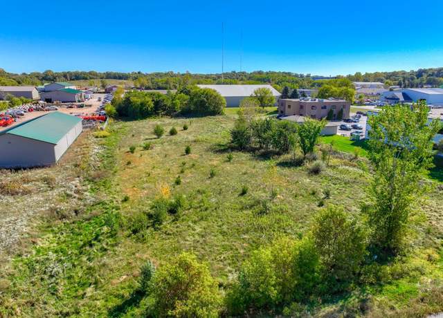 Property at 745 Sterbenz Dr, Hudson, WI 54016