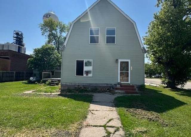 Property at 201 Central Ave, Finley, ND 58230, 2 beds, 2 baths