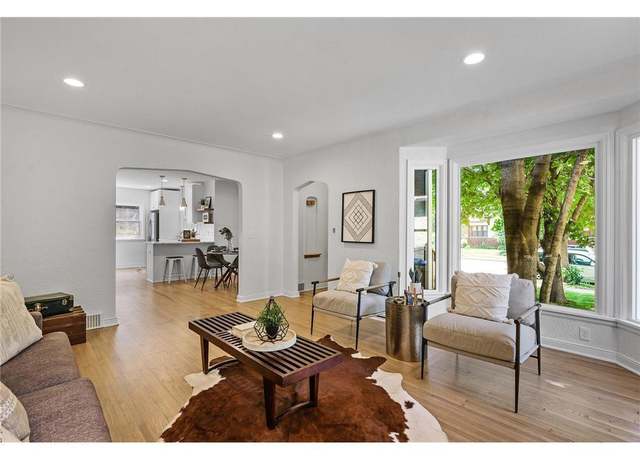 Property at 1372 Victoria St N, Saint Paul, MN 55117, 3 beds, 2 baths