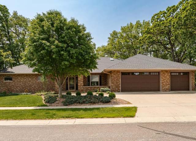 Property at 2006 Glendale Hills Dr NE, Rochester, MN 55906, 4 beds, 3 baths